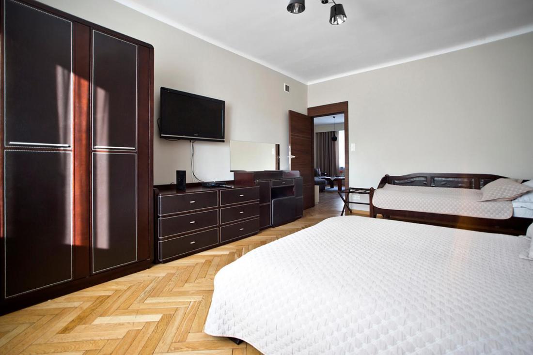 Niepodleglosci Serviced Apartments وارسو المظهر الخارجي الصورة
