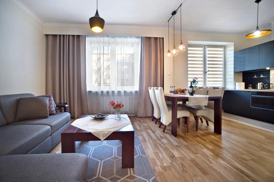 Niepodleglosci Serviced Apartments وارسو المظهر الخارجي الصورة
